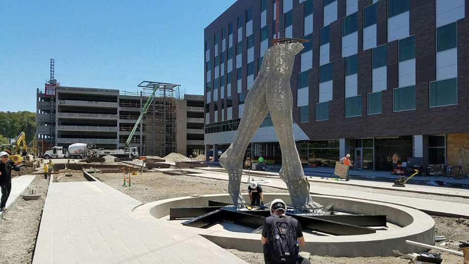 Nude statue stirring up controversy in Cali