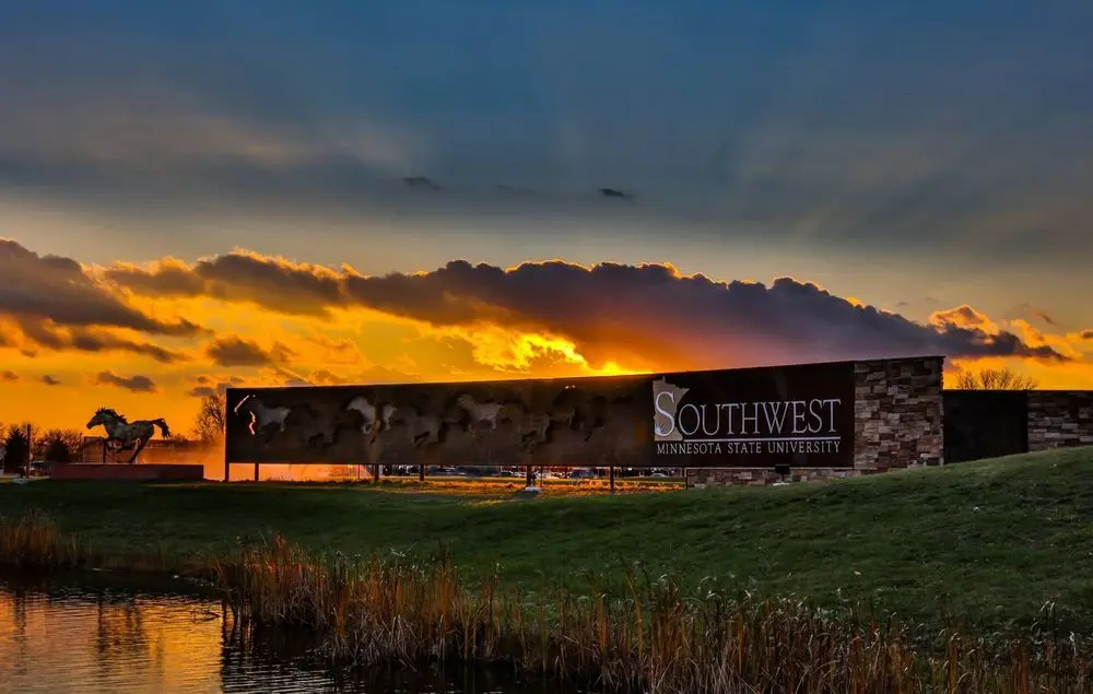 Explore Minnesota Tourism REQUEST FOR PROPOSAL Advertising Agency Services SWIFT